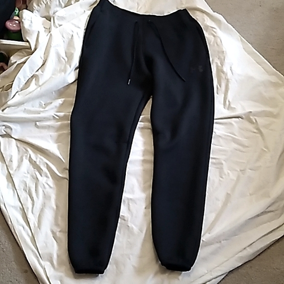 Women's Under Armour black insulated under layer or jogging pants size M - Picture 1 of 15